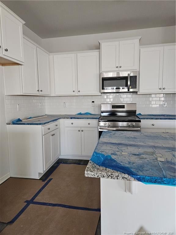 8022 Royal Dr, Sanford, NC 27332