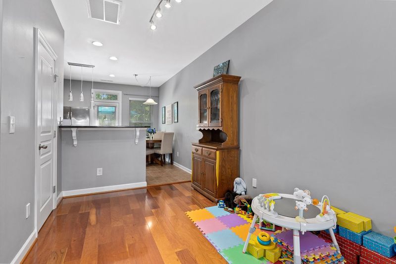 8022 Sycamore Hill Ln, Raleigh, NC 27612