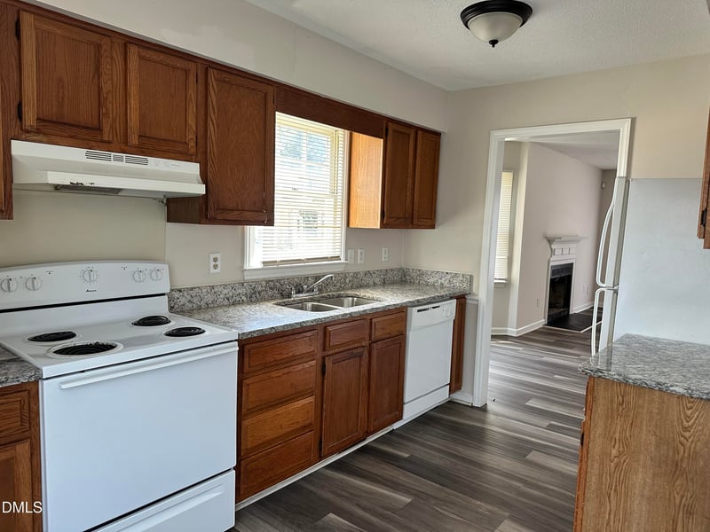 8023 Perry Creek Rd, Raleigh, NC 27616