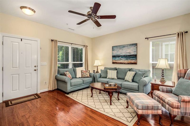 8023 Sunset Branch Ct, Raleigh, NC 27612