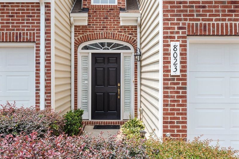8023 Thrush Ridge Ln, Raleigh, NC 27615