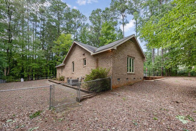 8024 Lakeshore Dr, Garner, NC 27529