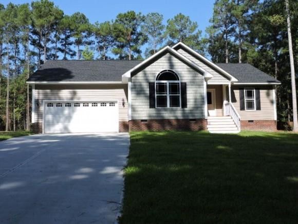 8024 Royal Dr, Sanford, NC 27332