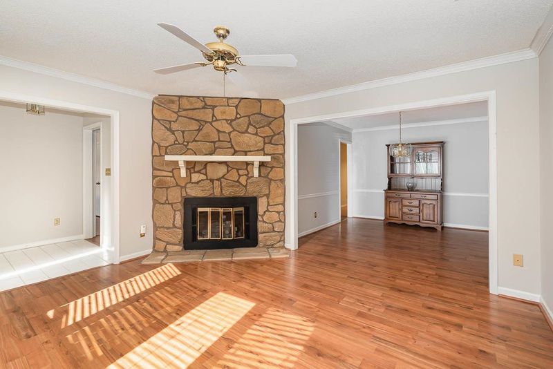 8025 Brown Bark Pl, Raleigh, NC 27615