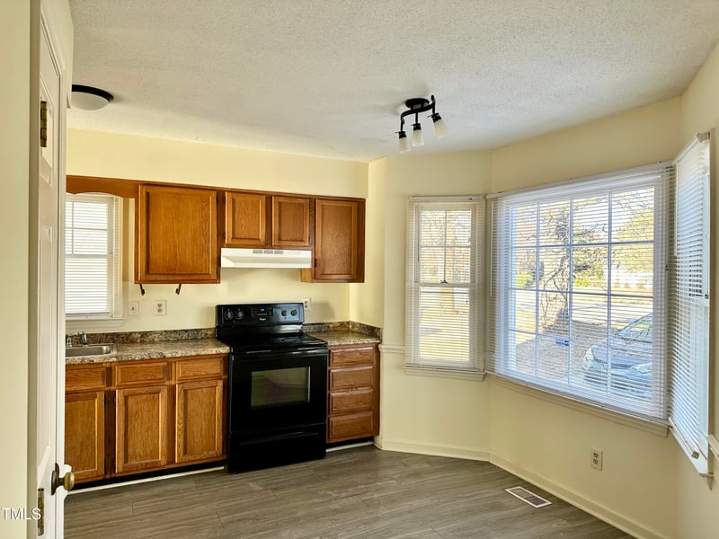 8029 Perry Creek Rd #8029-8031, Raleigh, NC 27616