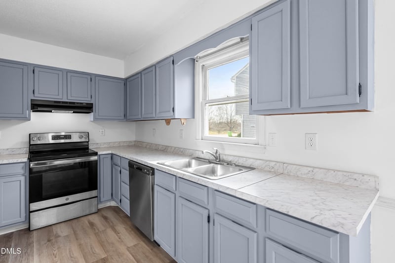 8029 Perry Creek Rd, Raleigh, NC 27616