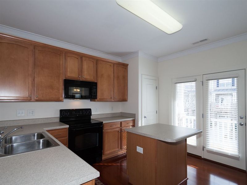 8029 Sycamore Hill Ln, Raleigh, NC 27612