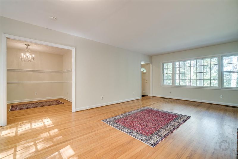 803 Coker Dr, Chapel Hill, NC 27517