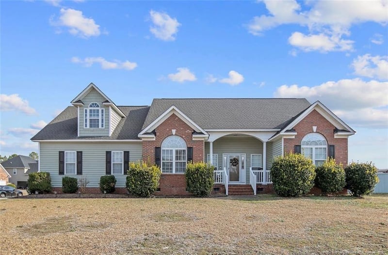803 Danelaw Dr, Hope Mills, NC 28348