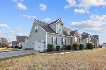 803 Danelaw Dr, Hope Mills, NC 28348