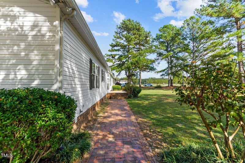 803 Longstreet Rd, Sanford, NC 27330