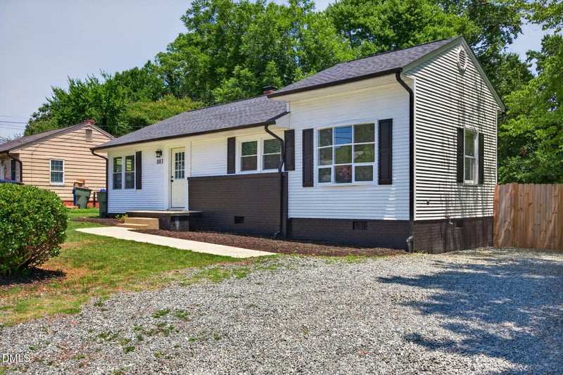 803 Oakley St, Graham, NC 27253
