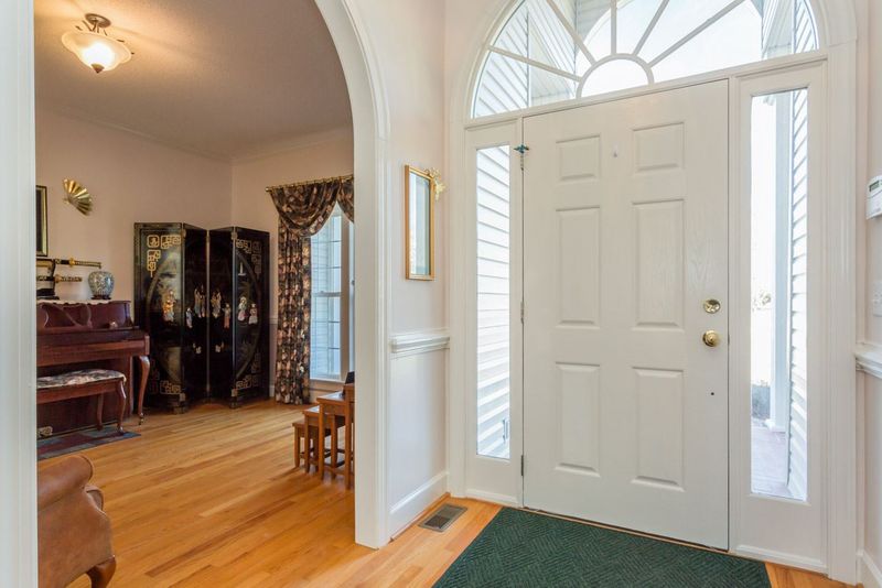 803 Quickstone Dr, Fuquay Varina, NC 27526