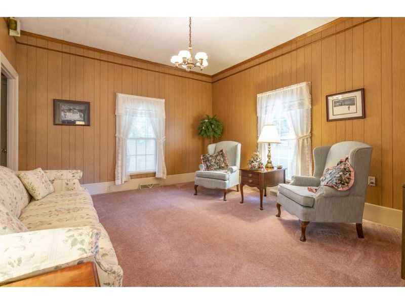 803 Railroad St, Burlington, NC 27217