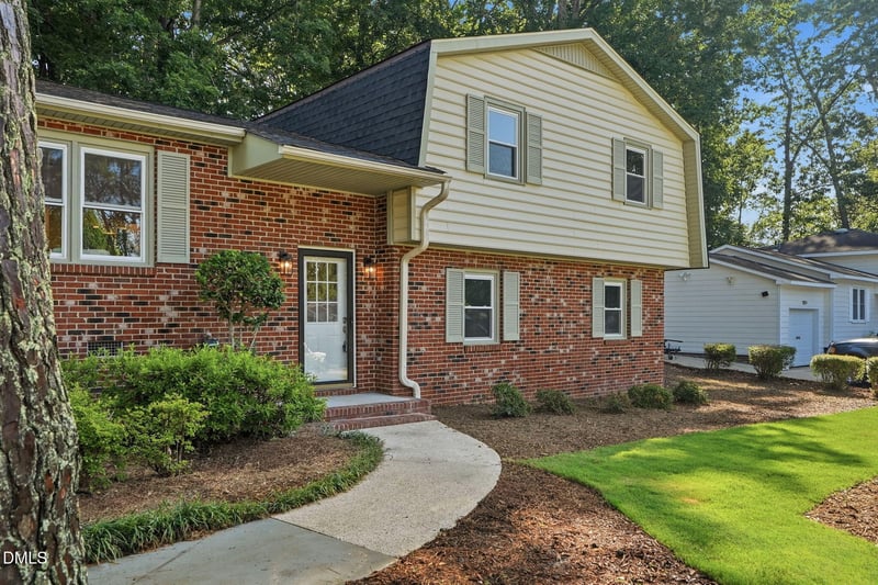 803 Roanoke Dr, Cary, NC 27513