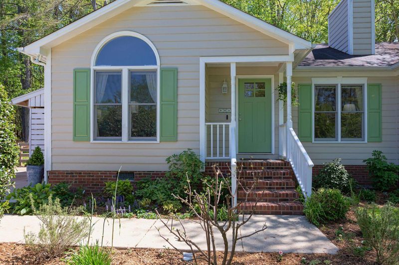 803 Sanderson Dr, Durham, NC 27704