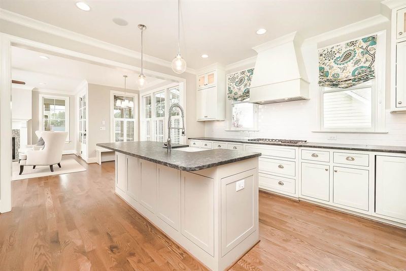 803 Shelley Rd, Raleigh, NC 27609