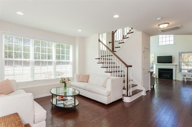 803 Silverton Ct, Cary, NC 27519