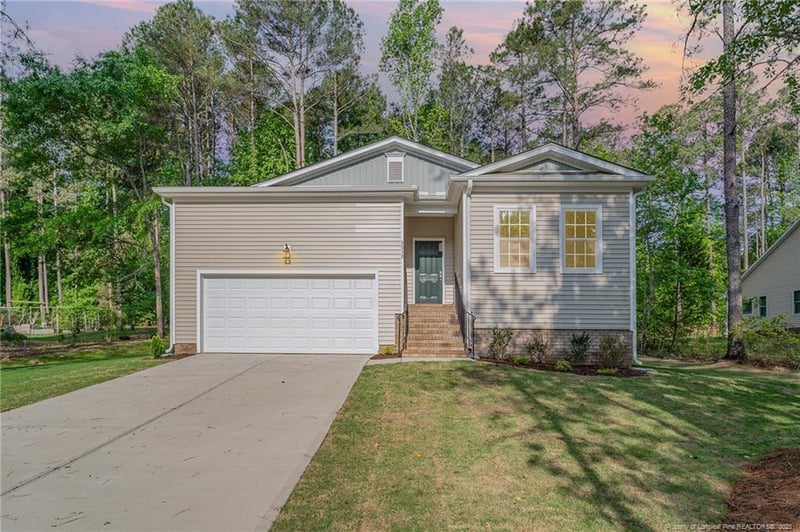 8030 Turnberry Cir, Sanford, NC 27332