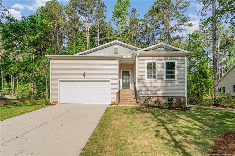 8030 Turnberry Cir, Sanford, NC 27332