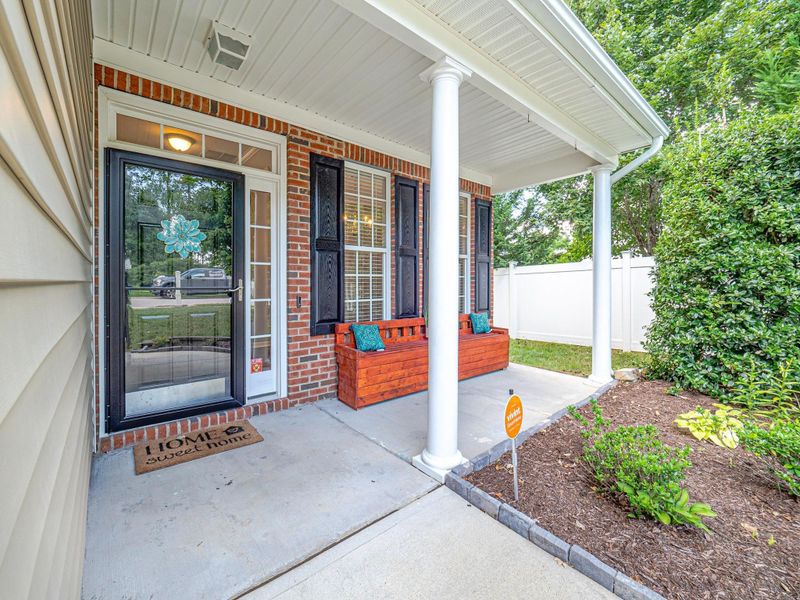 8035 Willowglen Dr, Raleigh, NC 27616