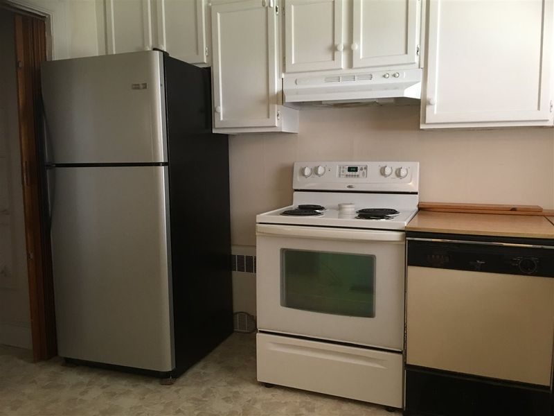 804 S 9th St, Lillington, NC 27546