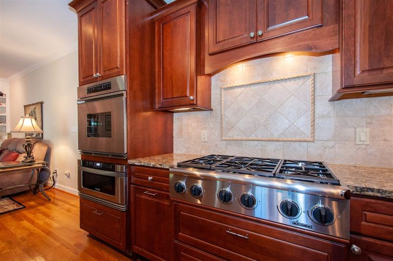 804 Babock Ct, Raleigh, NC 27609