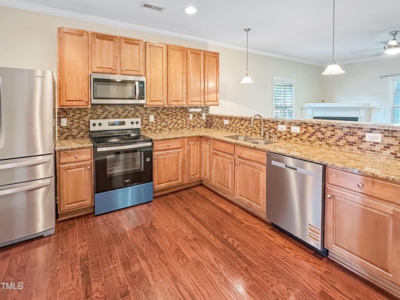 804 Blue Thorn Dr, Apex, NC 27539