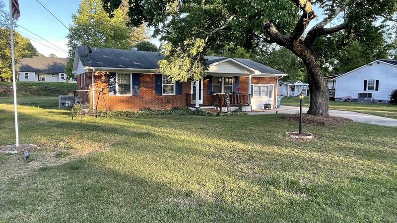 804 Brookwood Ave, Dunn, NC 28334