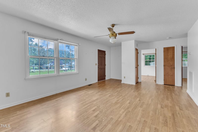 804 Colonial Dr, Raleigh, NC 27603