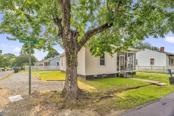 804 Delaware Ave, Burlington, NC 27217