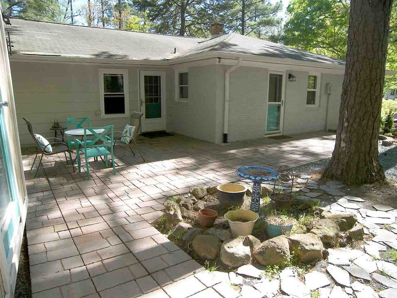 804 Hartig St, Chapel Hill, NC 27516