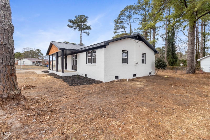 804 Lakecrest Dr, Fayetteville, NC 28301