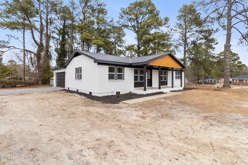 804 Lakecrest Dr, Fayetteville, NC 28301