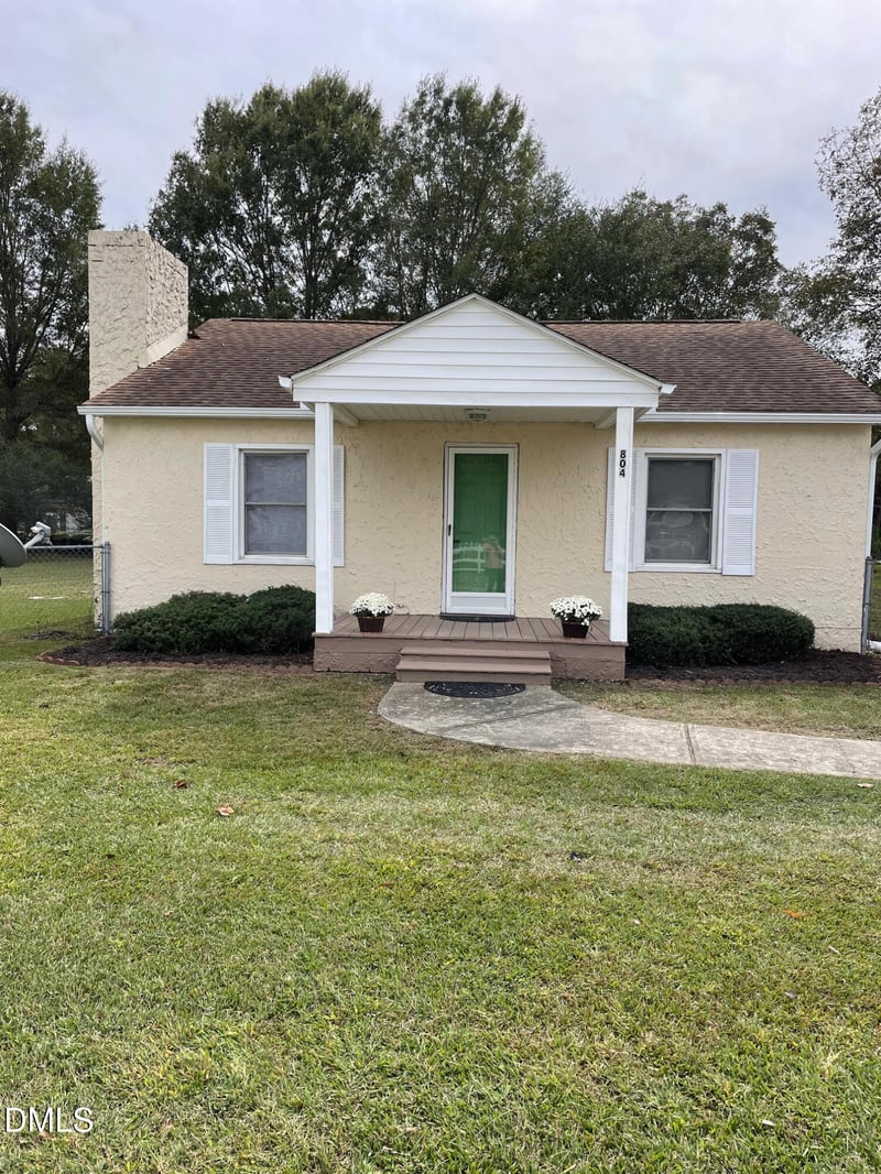 804 Lizzie St, Selma, NC 27576
