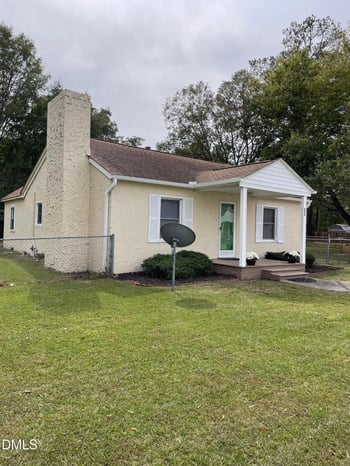 804 Lizzie St, Selma, NC 27576