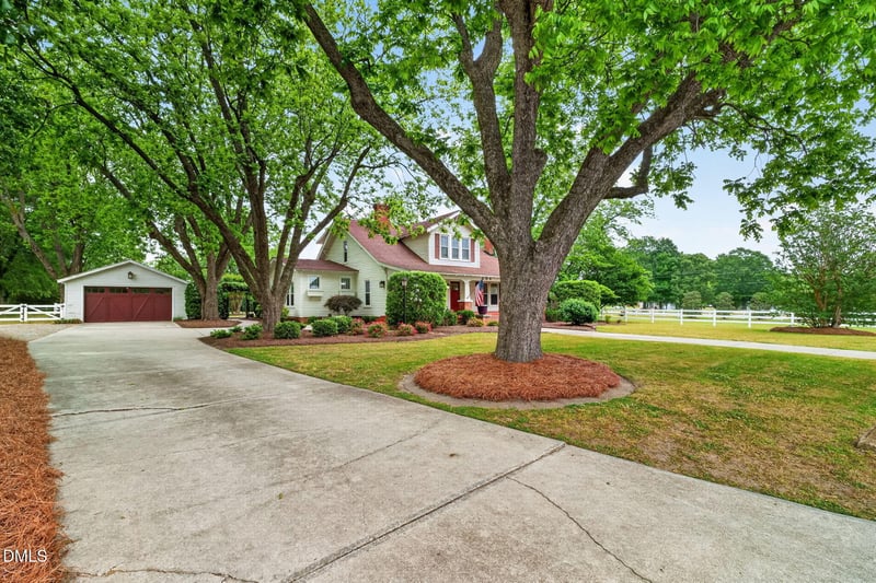 804 W Main St, Benson, NC 27504