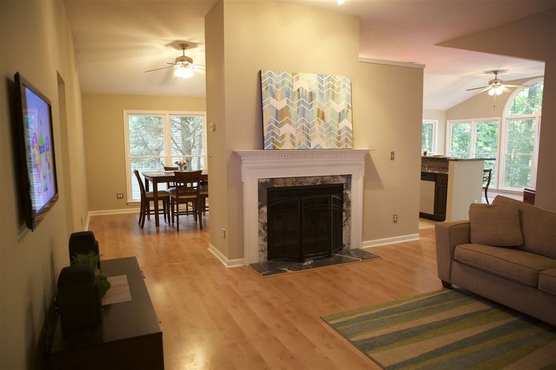 804 Northampton Dr, Cary, NC 27513