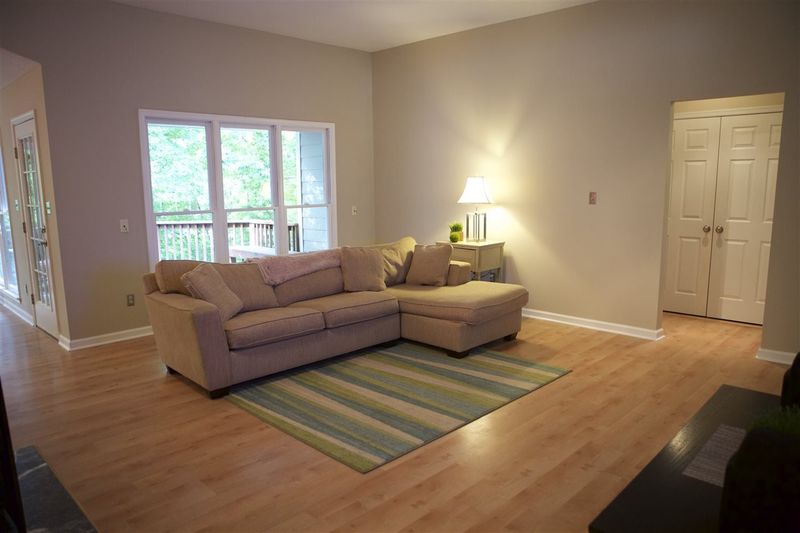 804 Northampton Dr, Cary, NC 27513