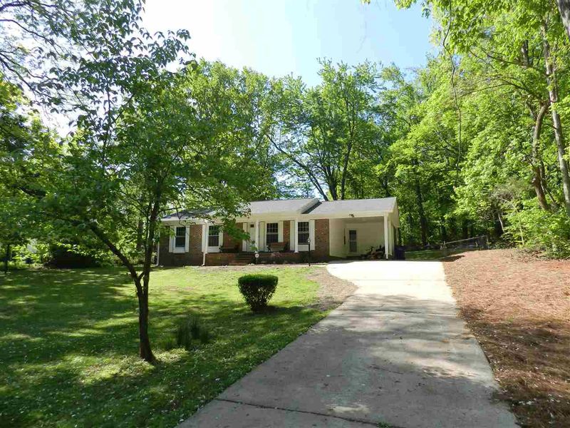 804 Oakdale Dr, Hillsborough, NC 27278