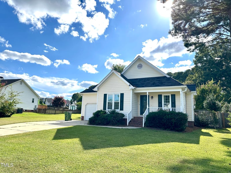804 Phillips Pointe Dr, Fuquay Varina, NC 27526