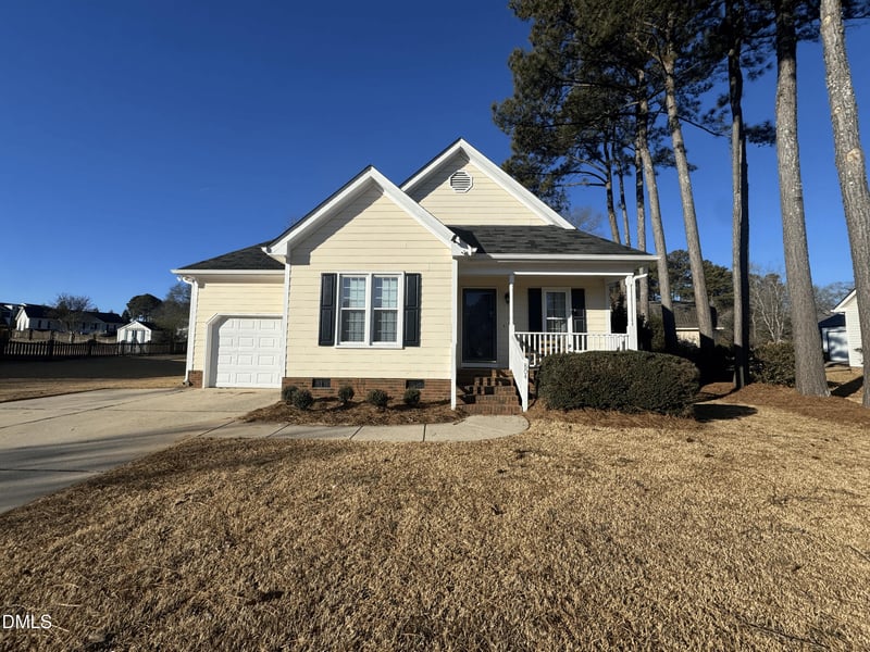 804 Phillips Pointe Dr, Fuquay Varina, NC 27526