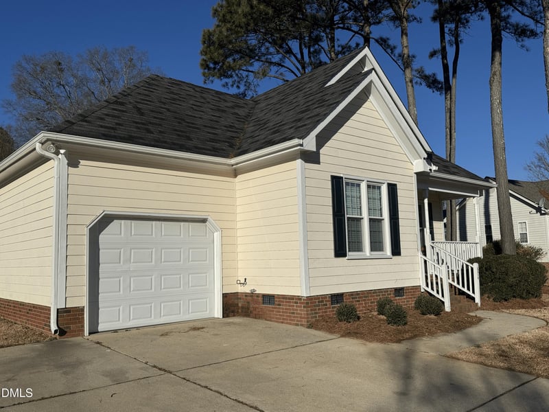 804 Phillips Pointe Dr, Fuquay Varina, NC 27526