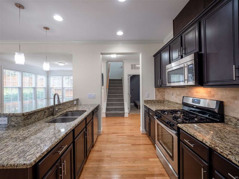 804 Pirouette Ct, Raleigh, NC 27606
