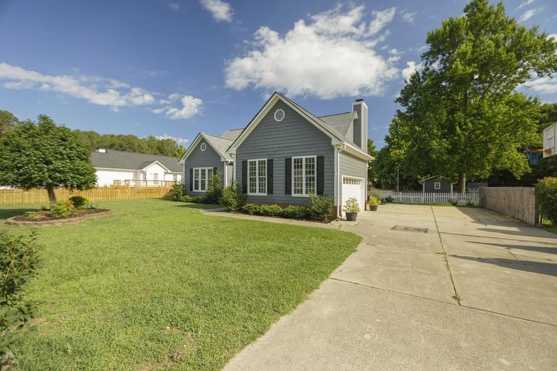 804 Sunset Dr, Fuquay Varina, NC 27526