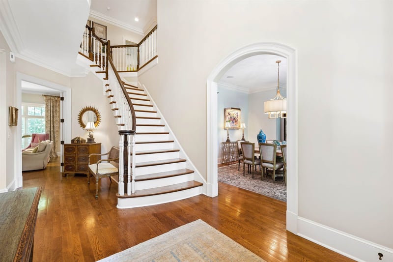 804 Westwood Dr, Raleigh, NC 27607