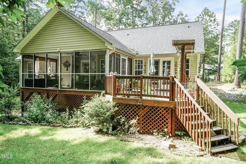 8040 Royal Dr, Sanford, NC 27332