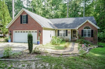 8040 Royal Dr, Sanford, NC 27332