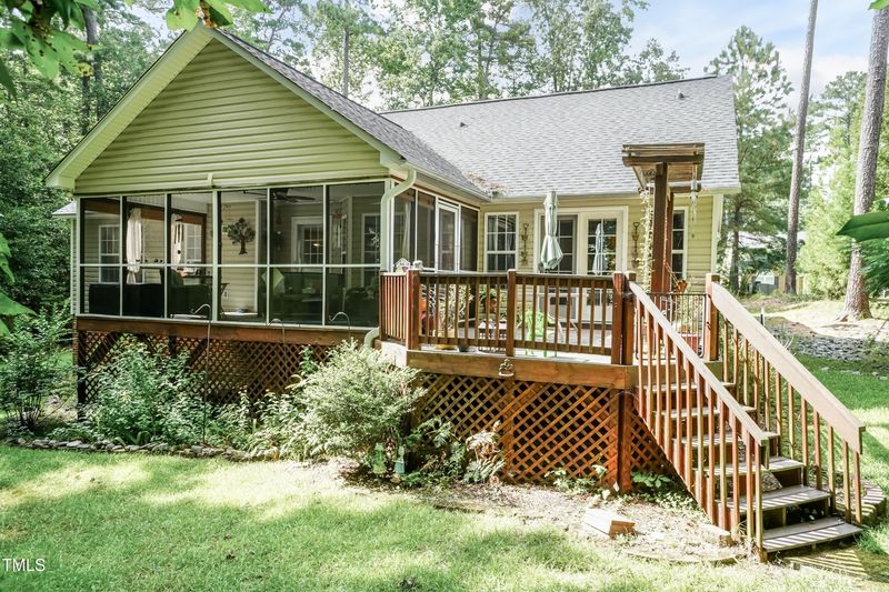 8040 Royal Dr, Sanford, NC 27332