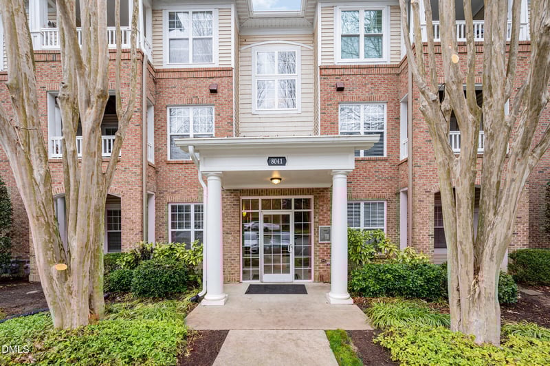 8041 Allyns Landing Way #101, Raleigh, NC 27615